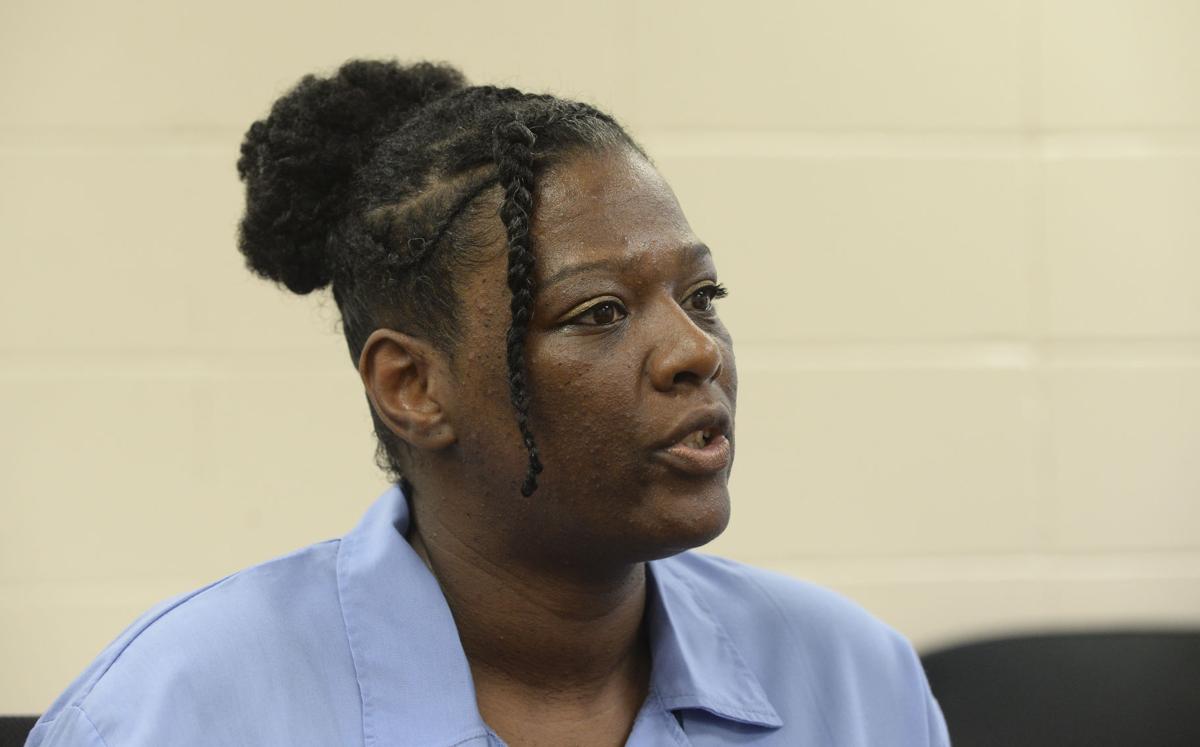 BR.prisonfema.adv HS 106.JPG