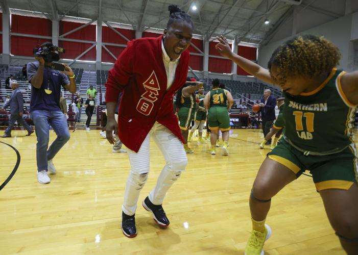 2022 Star of Stars Girls Coach of the Year Quianna Chaney, Southern