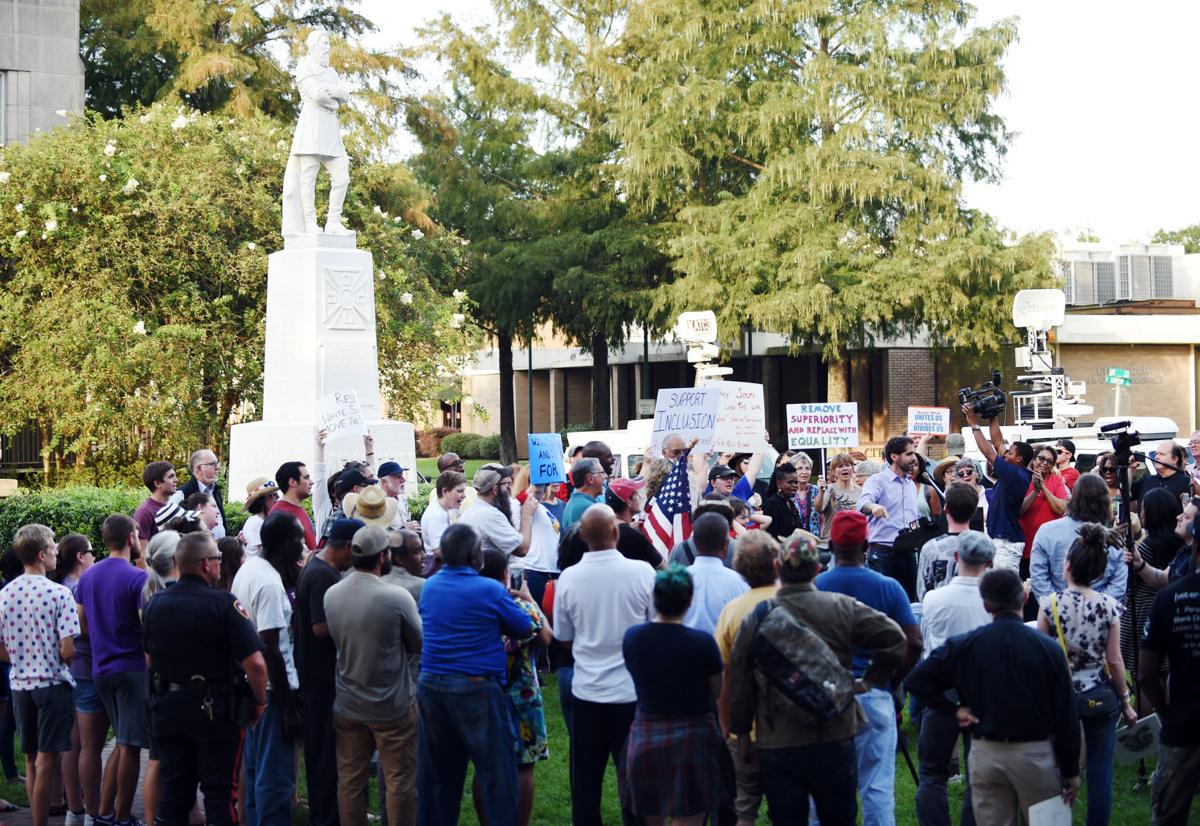 ACA.moutonstatue18.082417