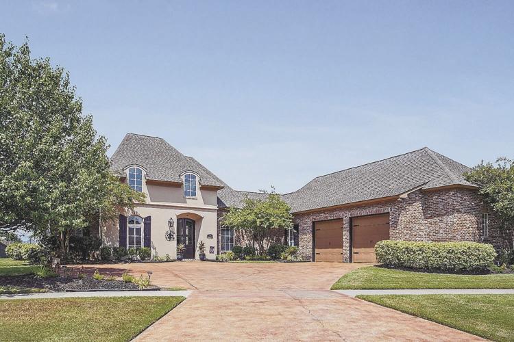 French Beauty in Copper Mill 1625 Gleneagles Bend, Zachary Real Estate