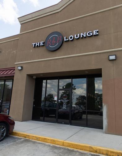 The R&B Lounge sets the mood for city's mature crowd, Entertainment/Life