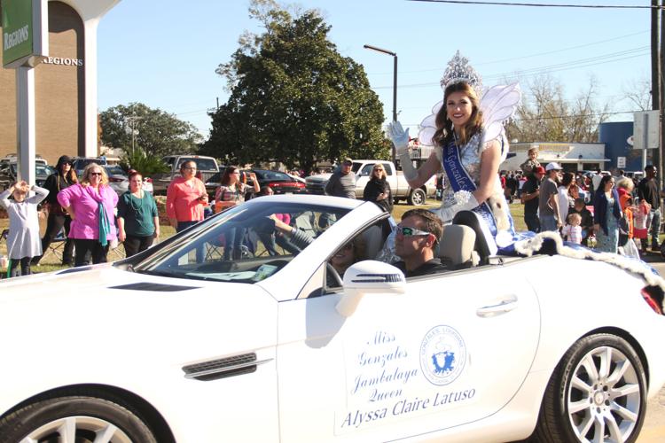 Jambalaya Festival Association's annual Christmas parade rolls through