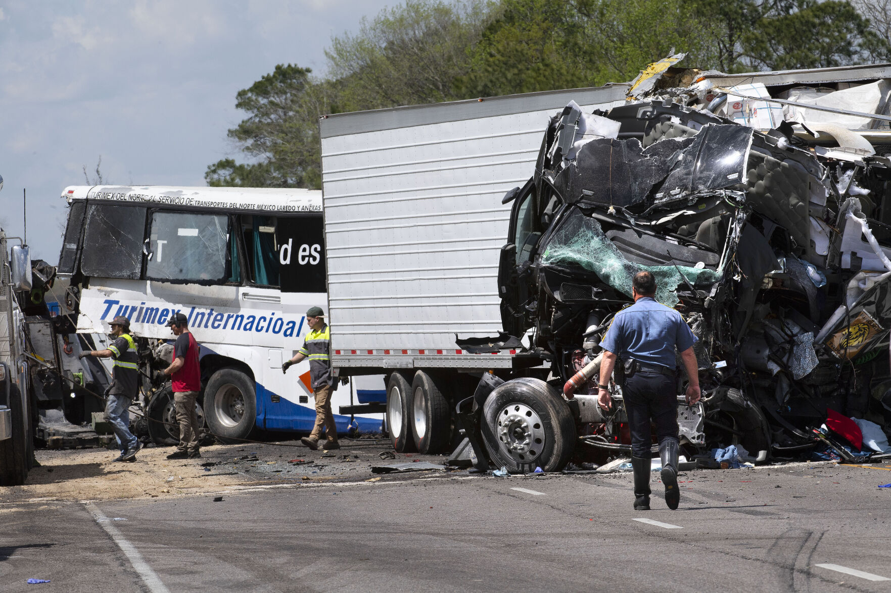 18 wheeler accident baton rouge today