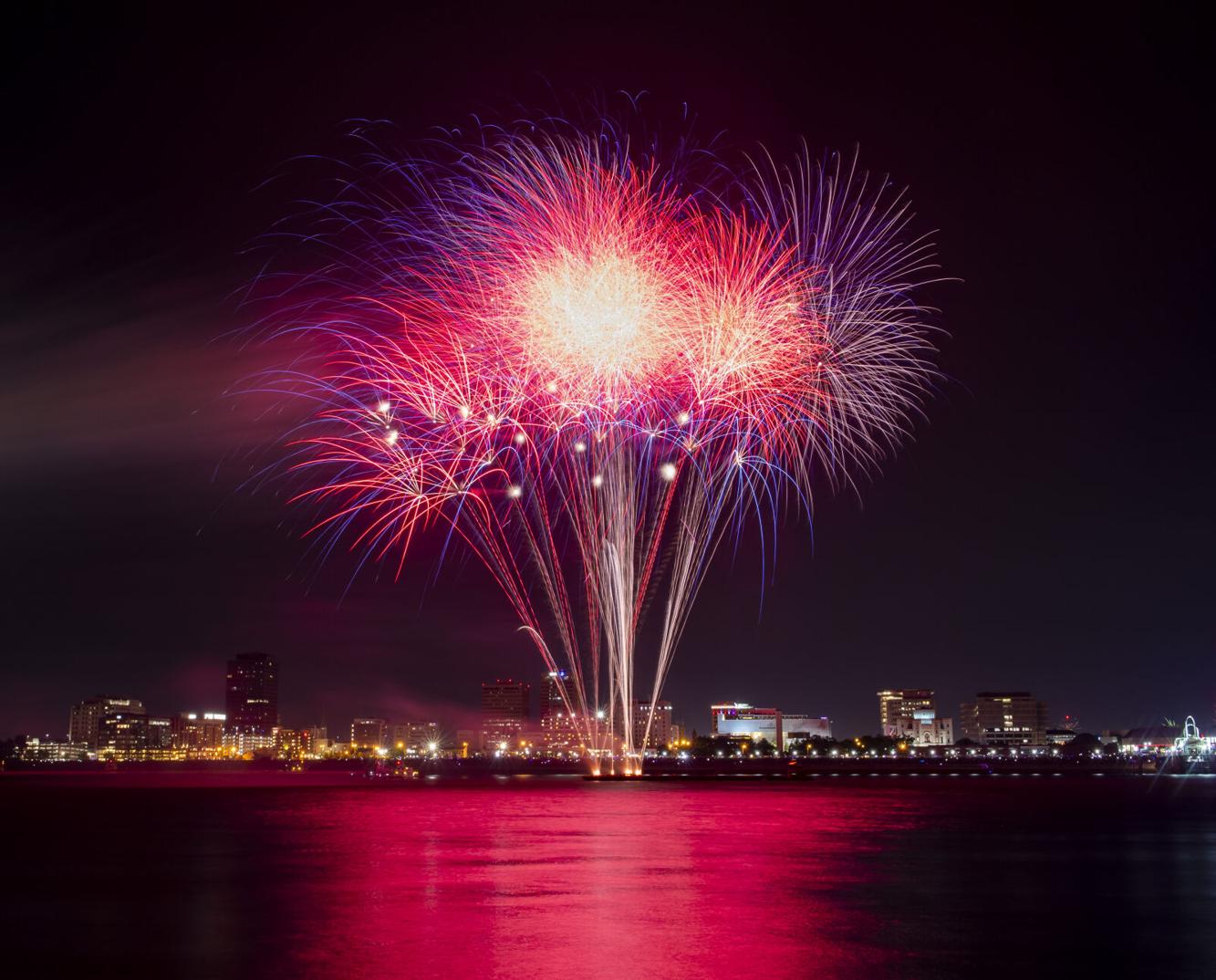 4th july fireworks baton rouge