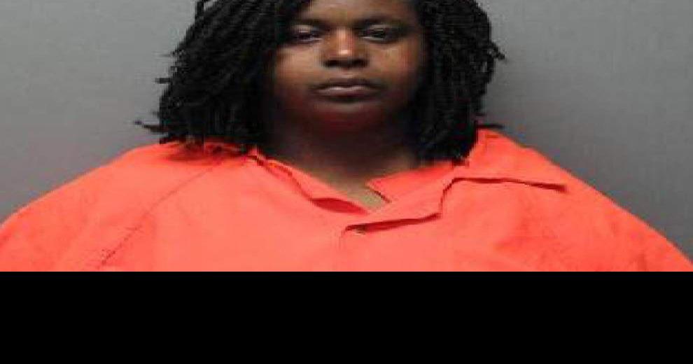 Dixon Correctional worker accused of bringing contraband into the East