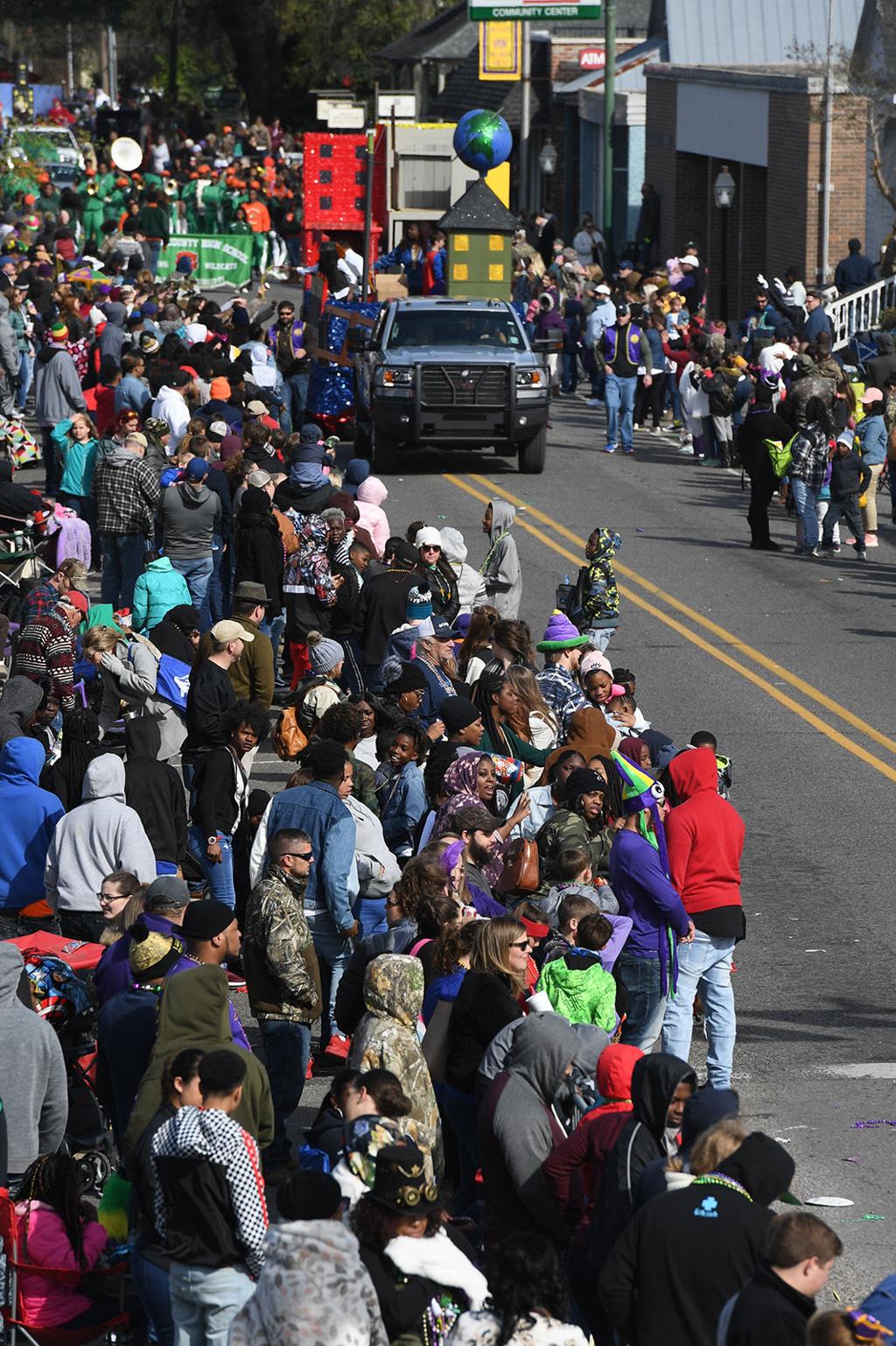 Gunfire near New Roads Mardi Gras parade route; multiple ...