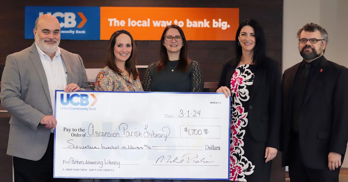 Library celebrates donation from United Community Bank to fund