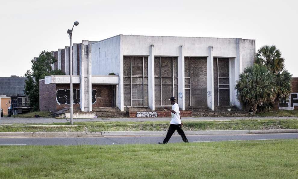 A Foto Insurance New Orleans East / 70128 La Real Estate