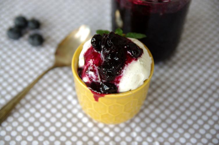 I Eat La. Recipes for Vanilla Bean Ice Cream, Strawberry Basil Coulis