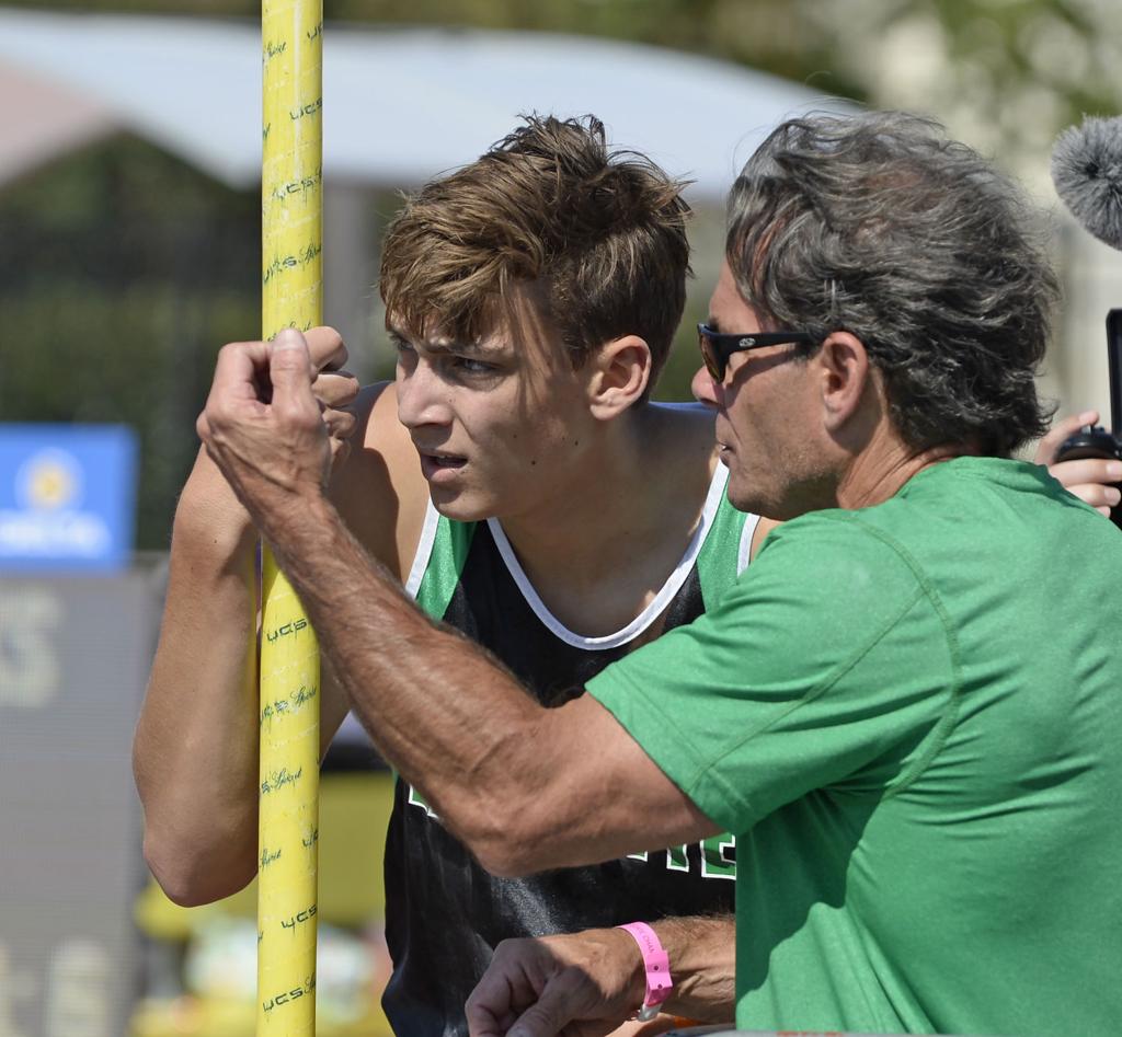 Lafayette S Mondo Duplantis Remains Grounded While Soaring To Historic Pole Vault Heights High School Sports Theadvocate Com