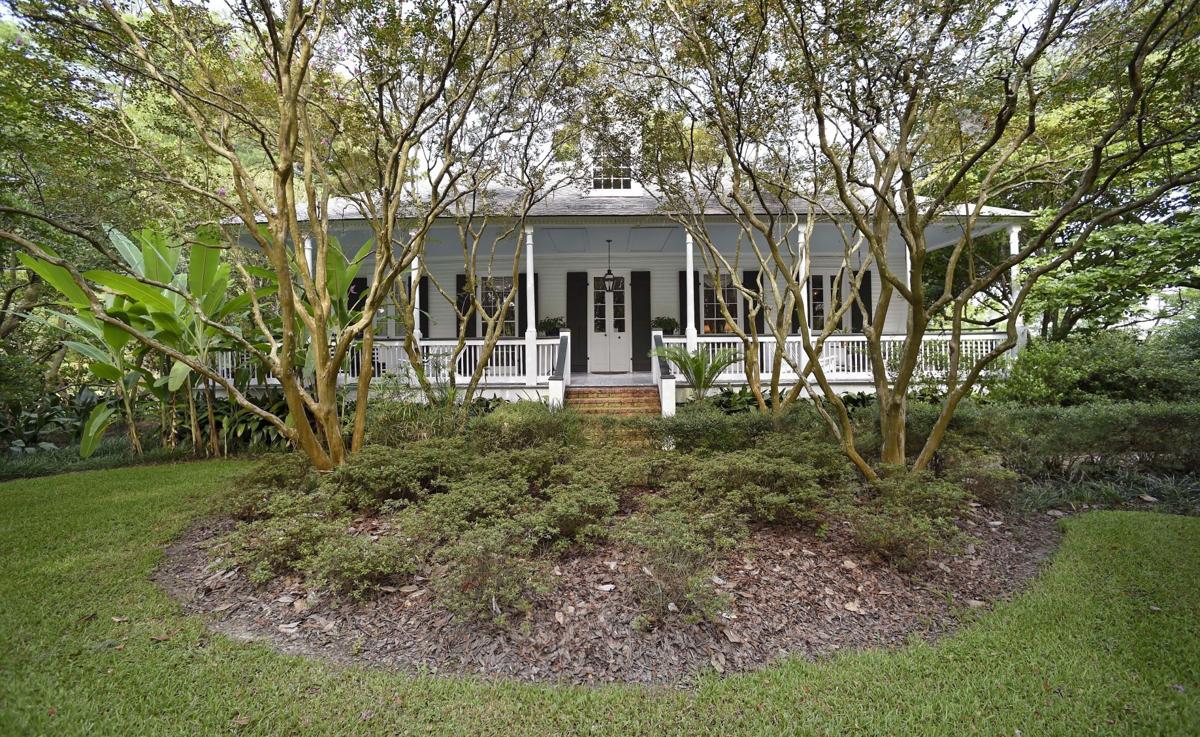 Cindy And John Hill Adapt A 200 Year Old Plantation Home To Modern