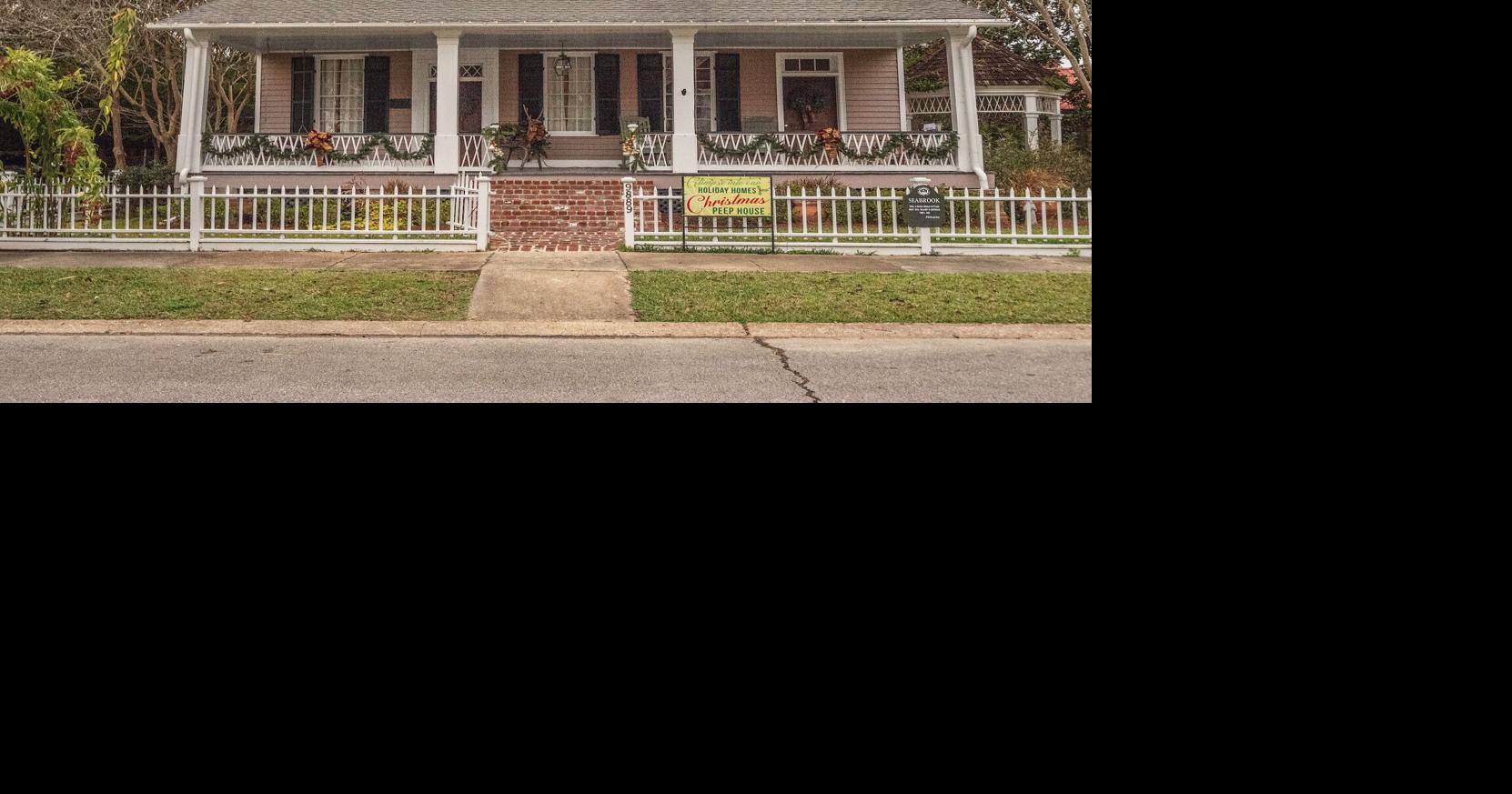 St. Francisville homes, park all dressed up for Christmastime St