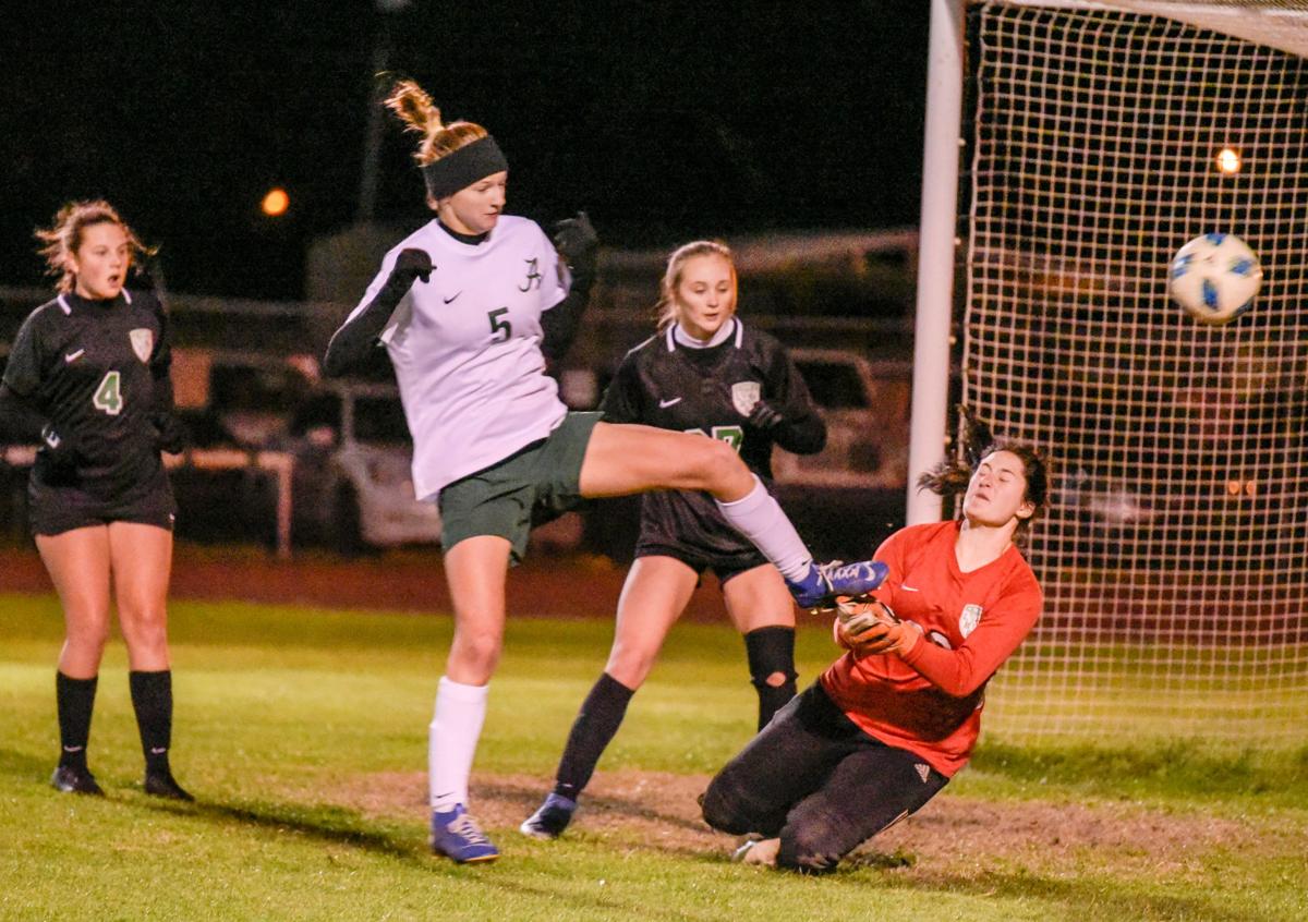 In 2 2 Draw Lafayette High Acadiana Girls Soccer Each Find Reasons For Optimism High Schools Theadvocate Com