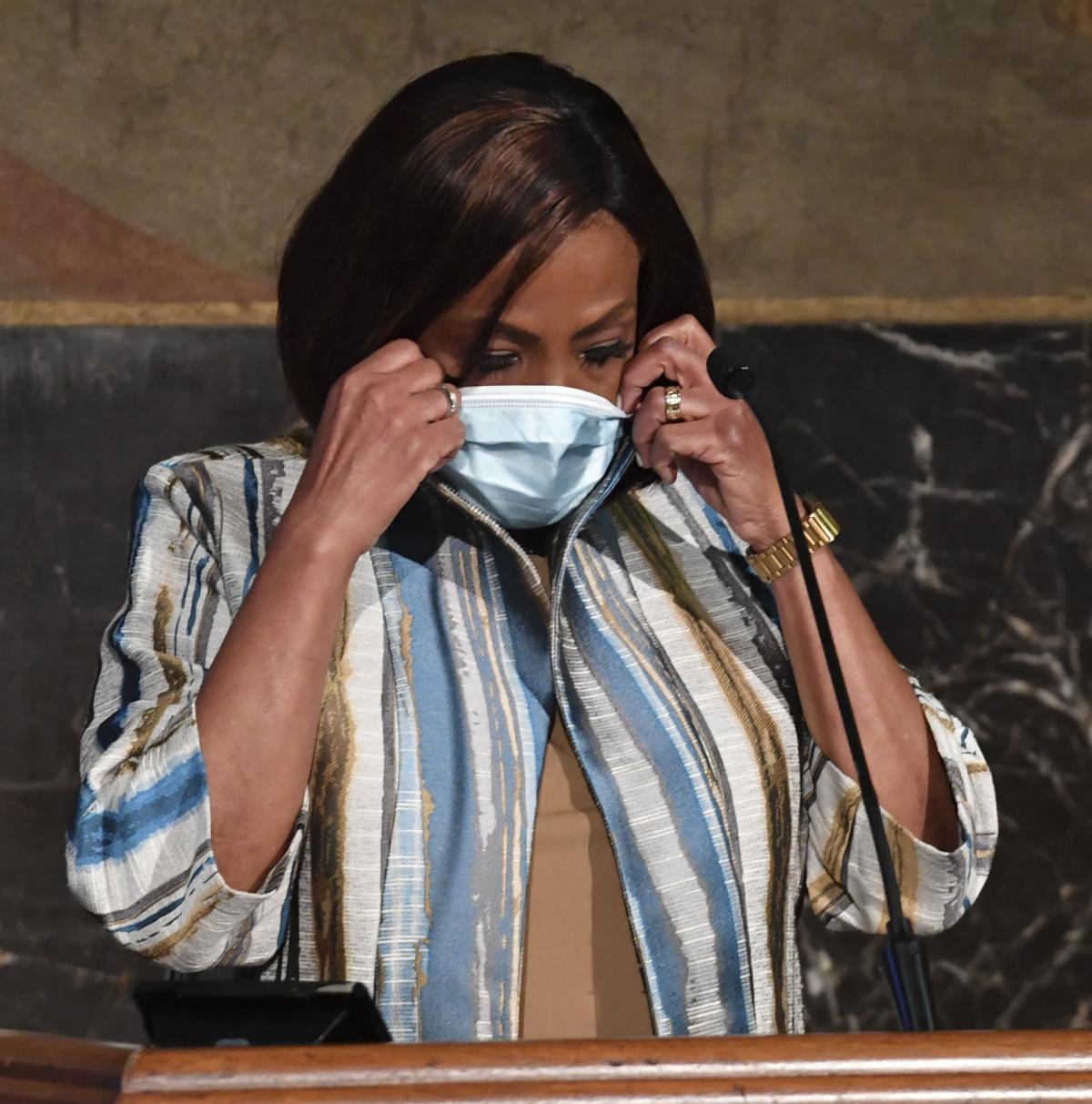 Baton Rouge Mayor Says Parish S Mask Order To Remain In Effect