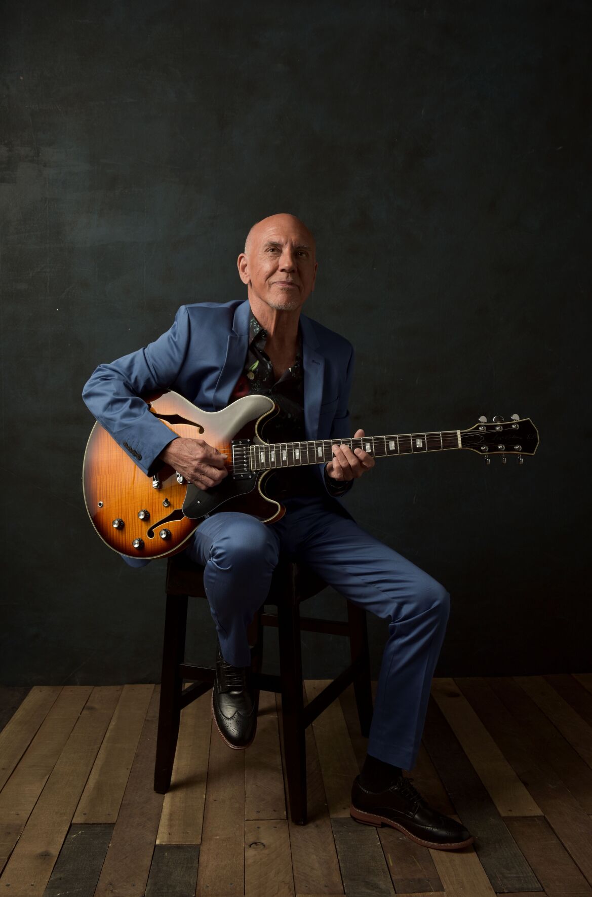 A guitar great: Larry Carlton bringing his collabs, solo
