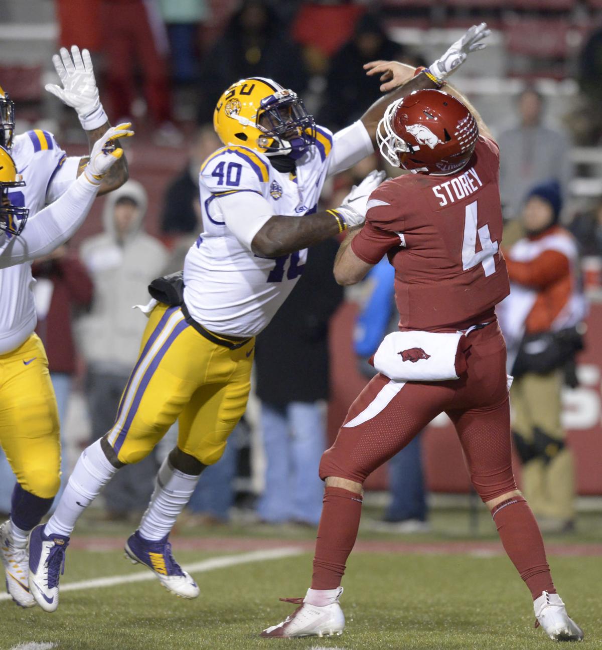 lsuarkansasfootball.111118_HS_1861