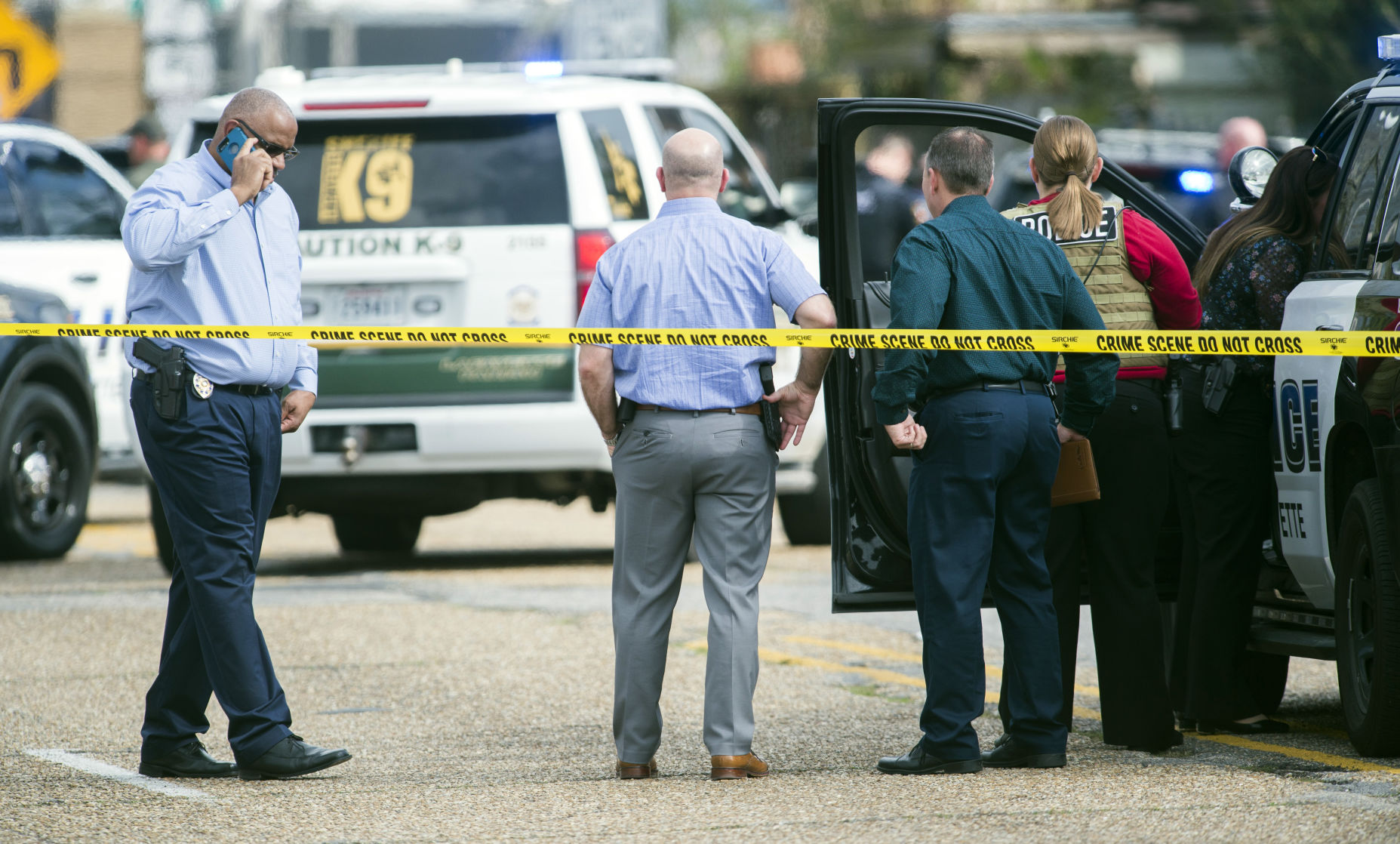 Shooting suspect discovered dead inside Jefferson Boulevard home after ...