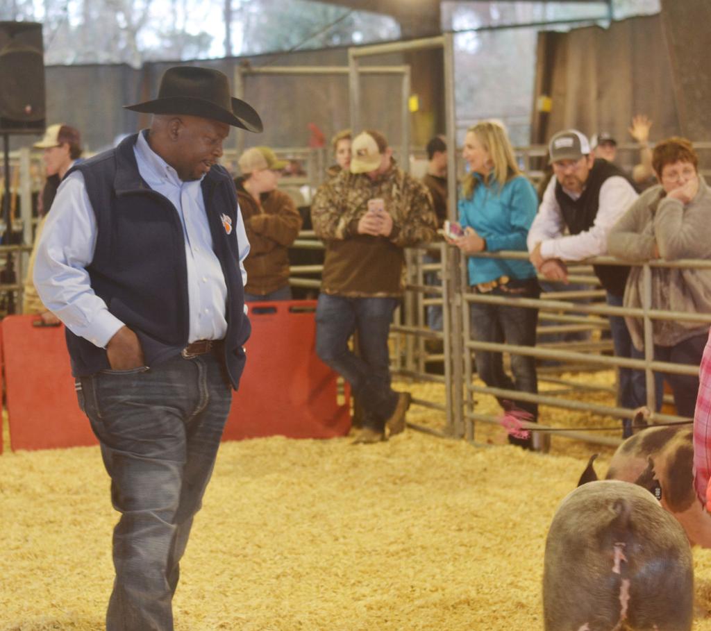 Livestock judge illuminates ideal characteristics while boosting morale |  East Feliciana | theadvocate.com