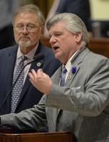 Our Views: Assuming lawmakers want to fix fiscal crisis, regular-session rules tie their hands