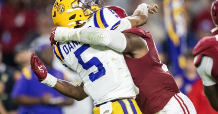 LSU quarterback Jayden Daniels in concussion protocol after taking helmettohelmet hit LSU quarterback Jayden Daniels in concussion protocol after taking helmettohelmet hit