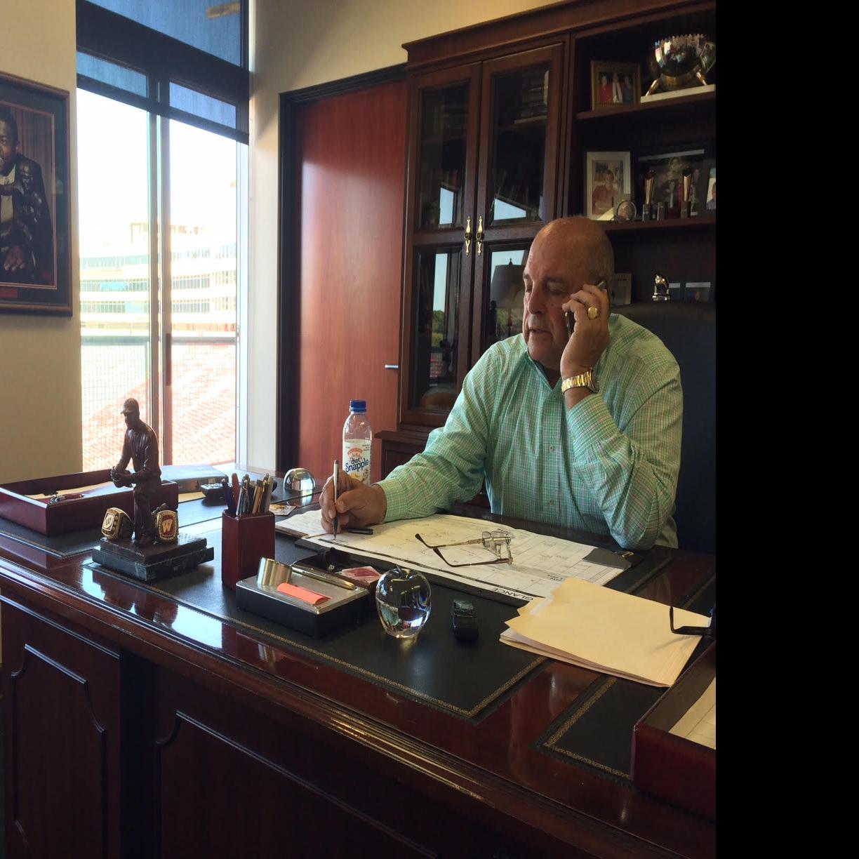 Q&A with Wisconsin's Barry Alvarez: On recruiting against Les Miles, a text  he received from Archie Manning and the mystery of Melvin Gordon | LSU |  theadvocate.com