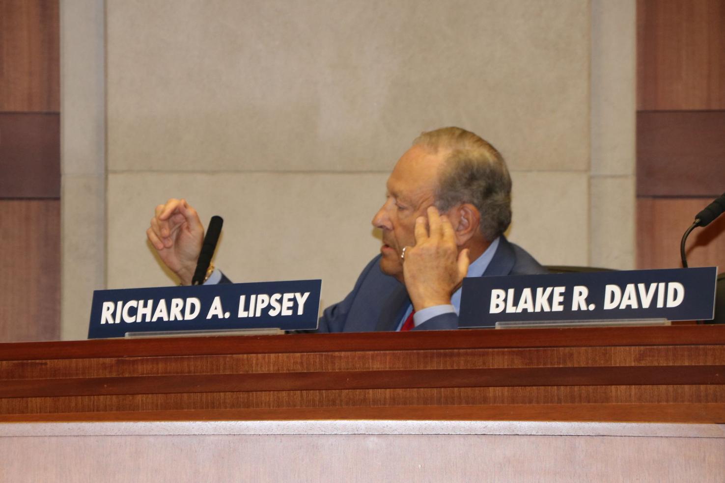 Amid audit, businessman Richard Lipsey calls for renewed leadership