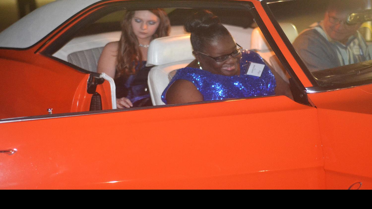 Night To Shine Gives 210 People With Special Needs The Royal Treatment Ascension Theadvocate Com