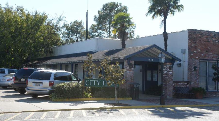 New Roads mayor Robert Myer rings up 130Kplus in credit card charges