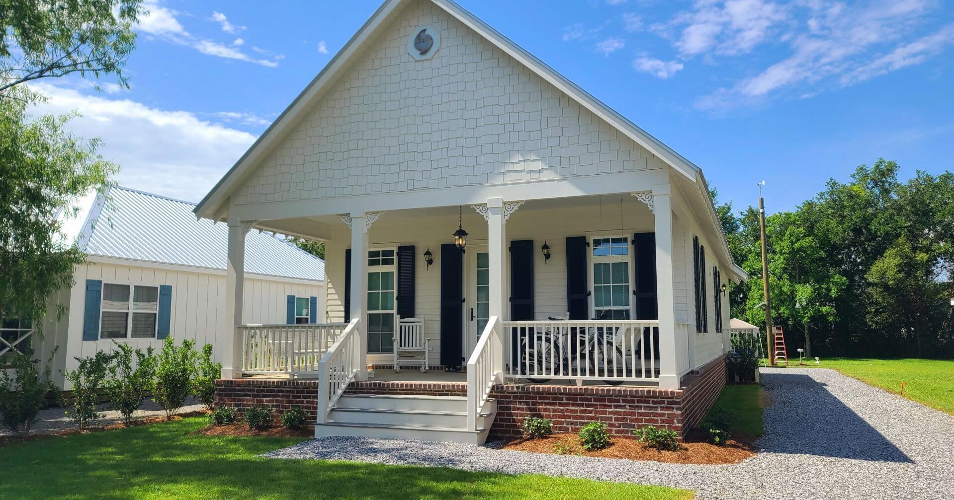 Hurricane hunter builds house on MS Coast. See inside. | Hurricane Center - Vimarsana News