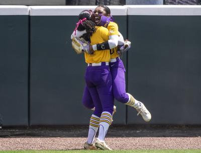 NO.lsusoftball.051826_8301 MJ.JPG