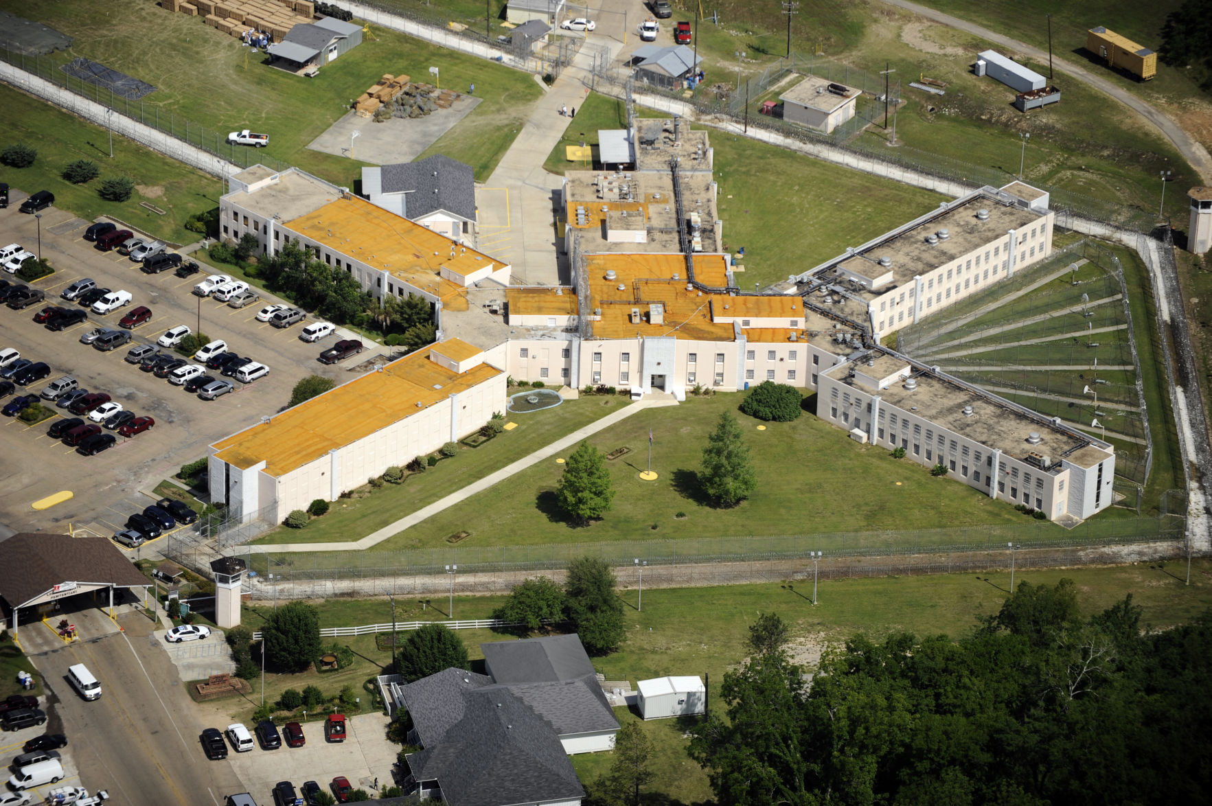 Self-harm Spikes In Louisiana Prisons In Hot Summer Months, Advocates ...