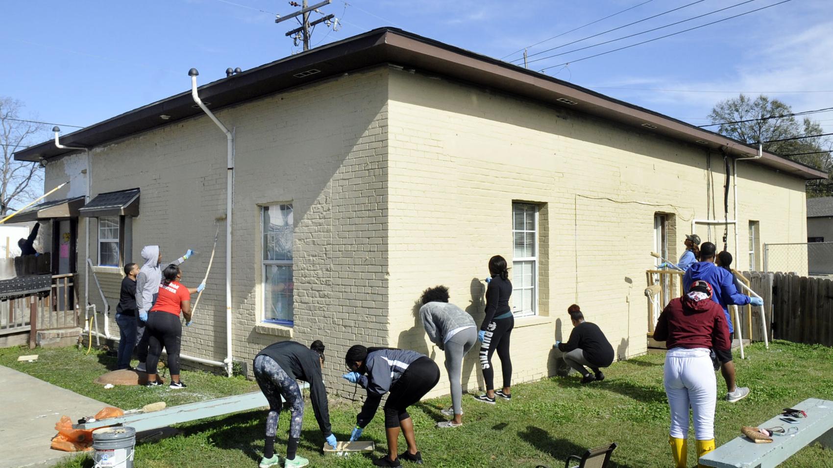 Photos: Volunteers spruce up areas in Baton Rouge to honor MLK with service