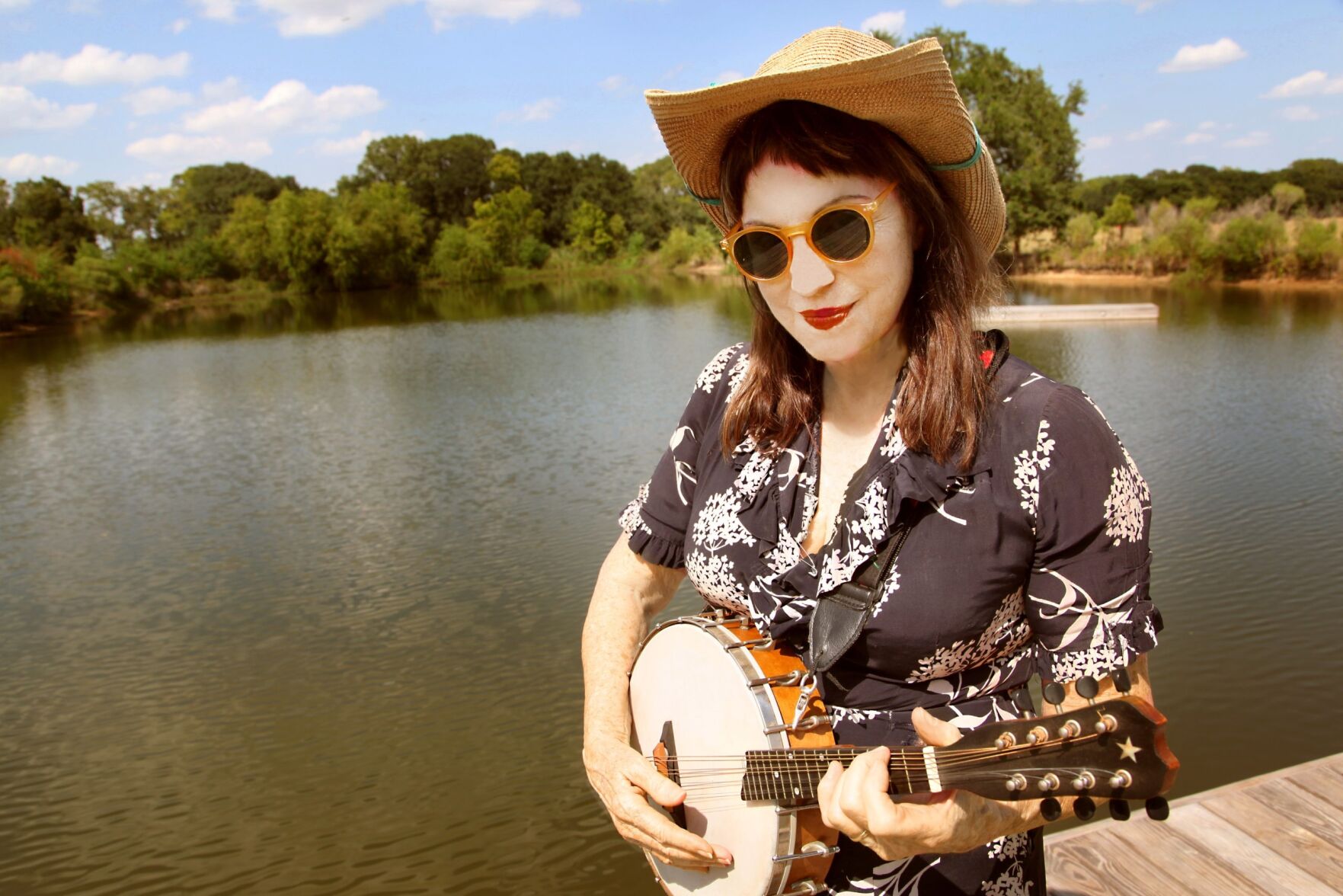 With Linda Ronstadt's blessing, Cajun musician Ann Savoy sings life 