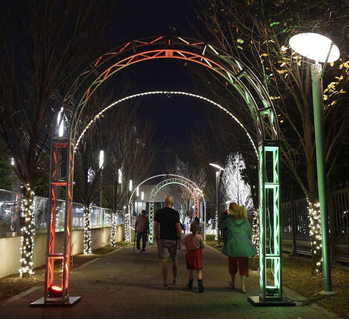 Downtown Festival of Lights officially kicks off holiday season in