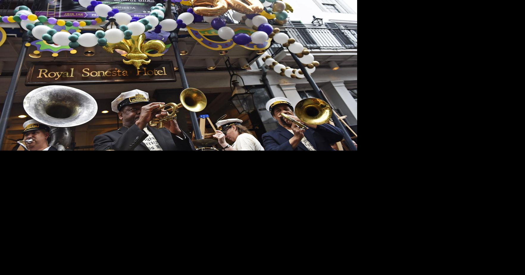 mardi gras greasing the pole 2025