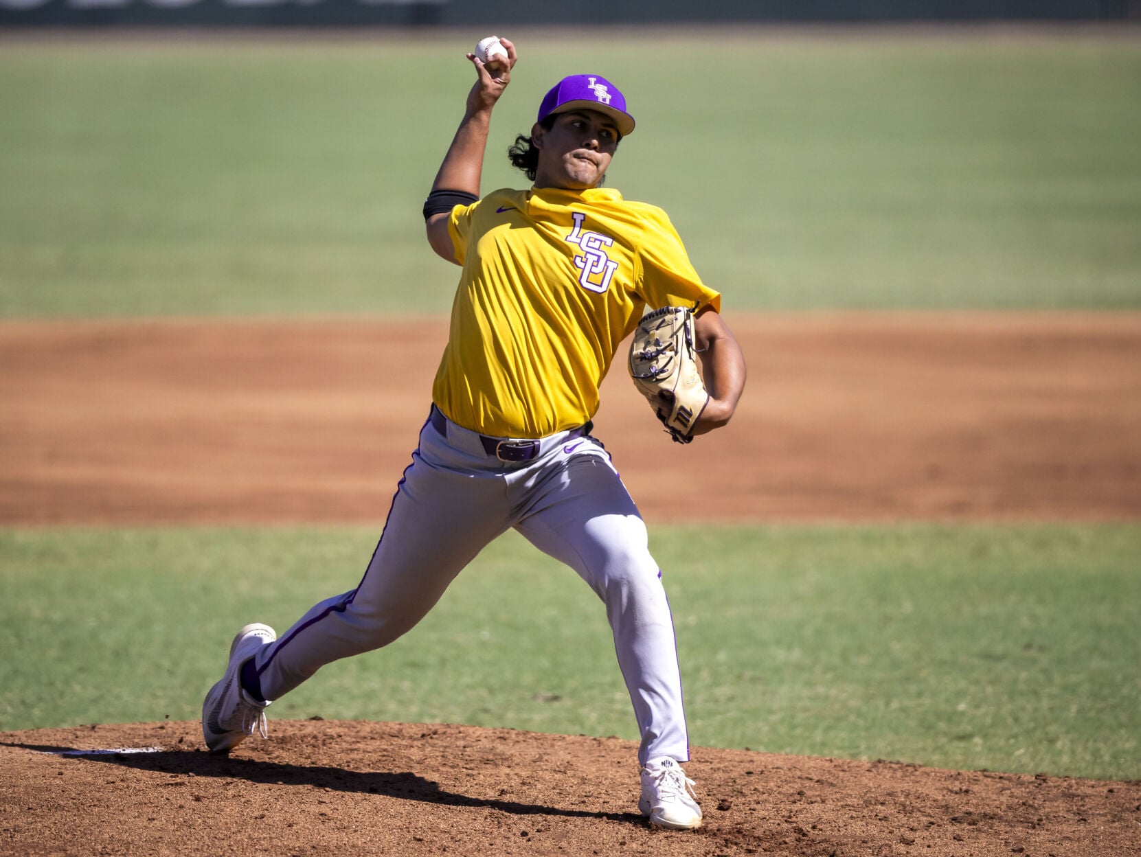 BR.lsufallbaseball2.adv_2537 MJ.JPG