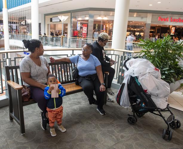 Black Friday shoppers hit Baton Rouge's Mall of Louisiana Courts