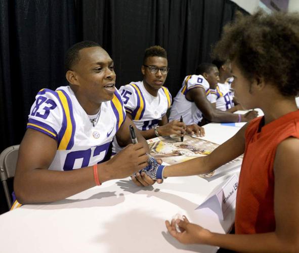 Photos Fans meet, greet LSU football staff, players News