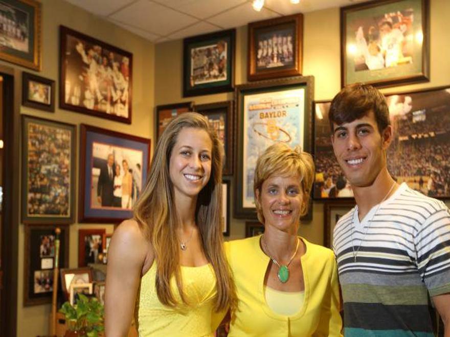 She S The Only Person I Hear Lsu S Kramer Robertson Kim Mulkey Spend Mother S Day The Only Way They Know How Lsu Theadvocate Com