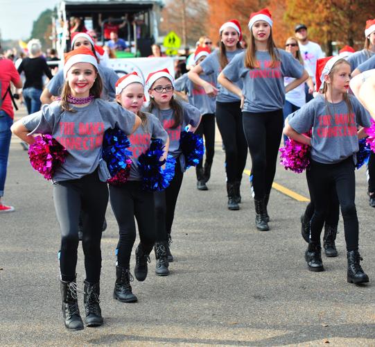 Santa arrives in Walker, rides in parade Livingston/Tangipahoa