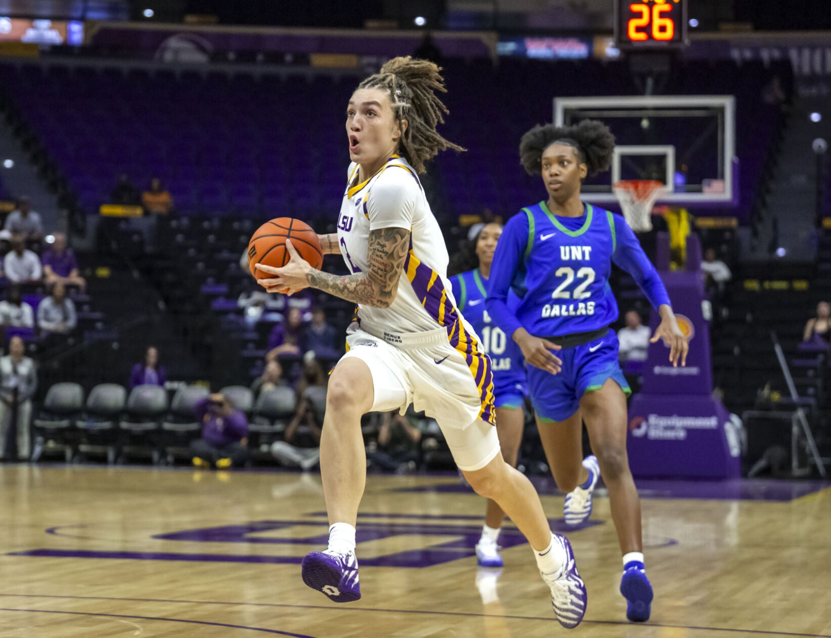 NO.lsuwomen.102326_3719 MJ.JPG