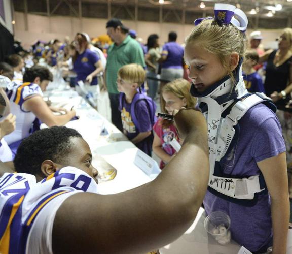 Photos Fans meet, greet LSU football staff, players News