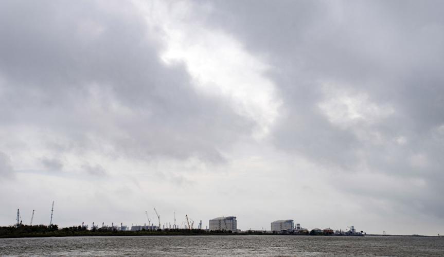 BR.lakechaslng.007.adv