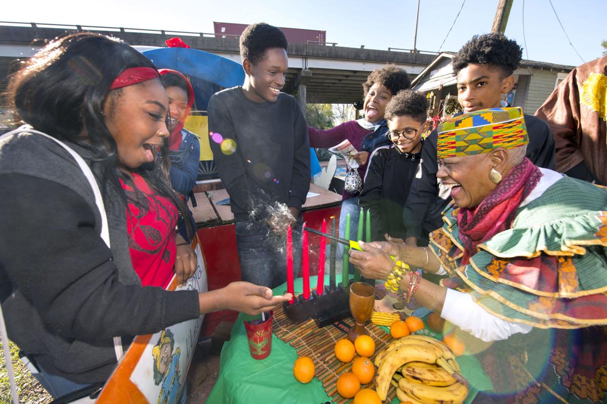 NEW_BR.kwanzaa.122218_395