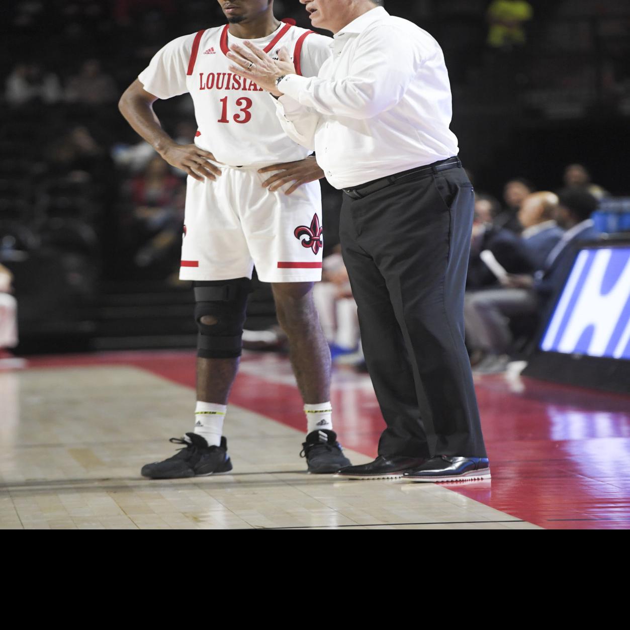 Ul Hoops Coach Marlin Delivers Several Messages During Weekly News