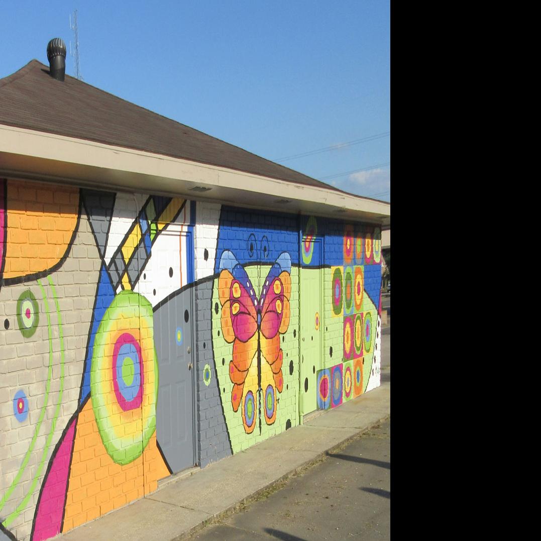 Colorful Mural Dedicated In Downtown Denham Springs Livingston Tangipahoa Theadvocate Com