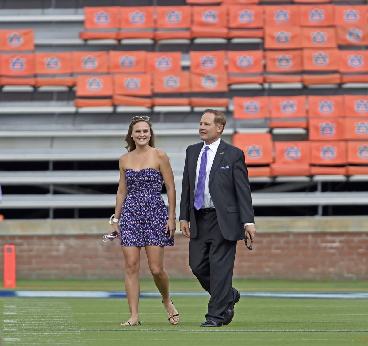 Les Miles Wife : Les Miles Bio Family Trivia Famous Birthdays - Kathy