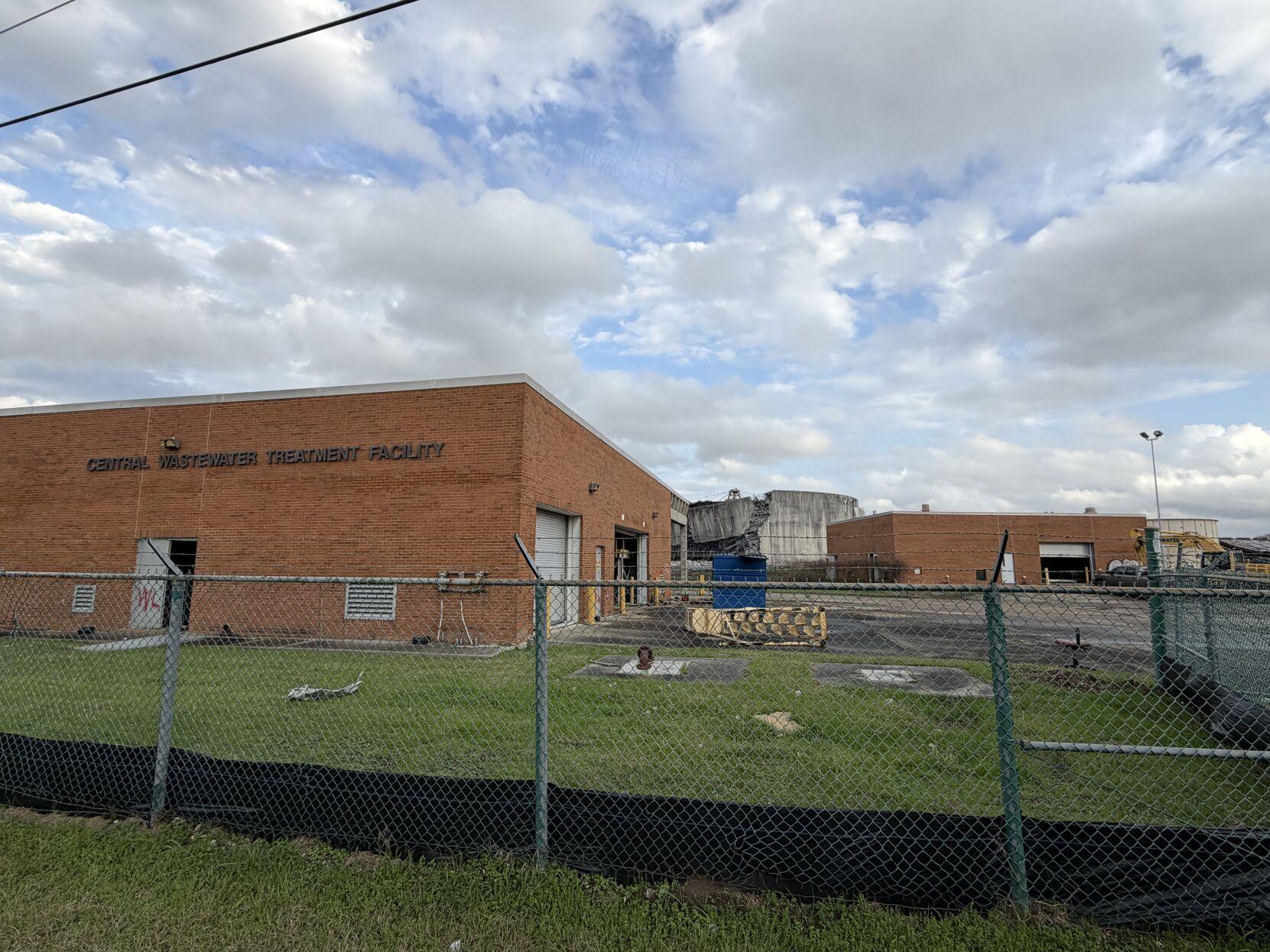 Central sewer plant in Baton Rouge under demolition | Business |  theadvocate.com