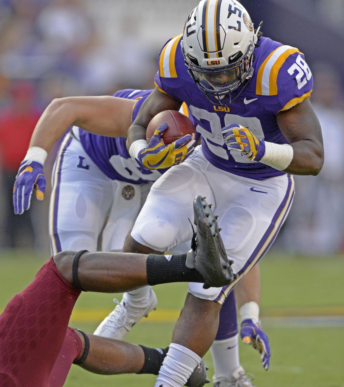 lsutroy1263.100117 bf