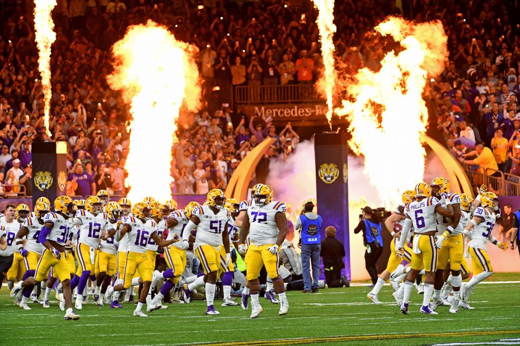 LSU-Clemson: Joe Burrow celebrated title with a cigar in the Superdome